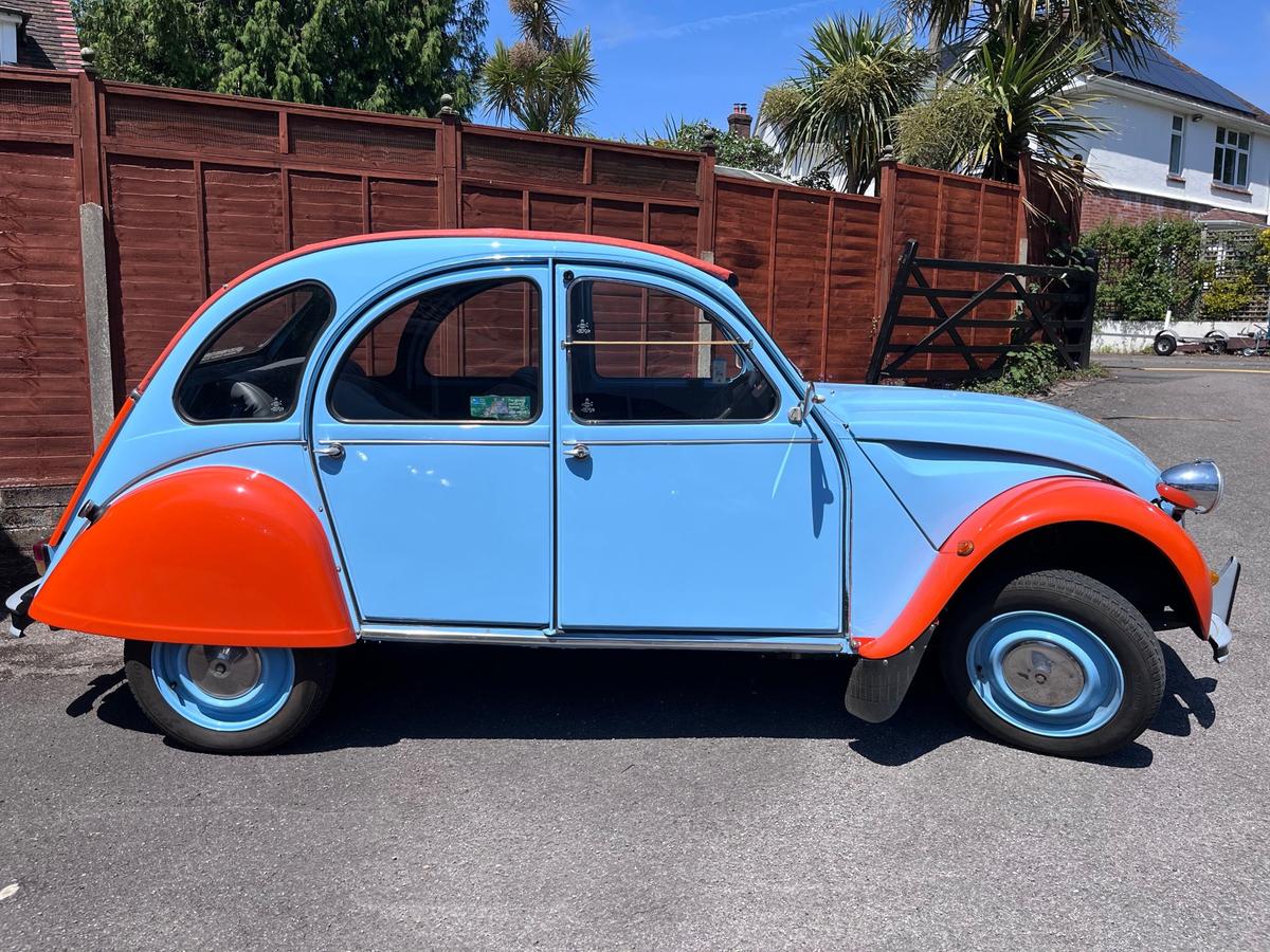 1988 Citroën 2CV in light blue and orange (Gulf-style)