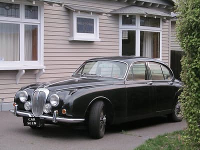 1968 Daimler 250 V8