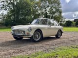 MG B GT photo 2