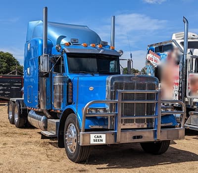 2001 Peterbilt 379