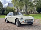 MG B GT photo 1