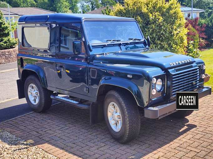 2015 Land Rover Defender 90 photo 2