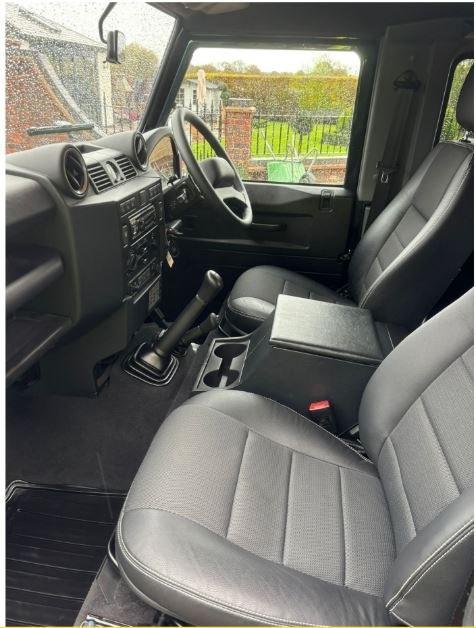 2015 Land Rover Defender 90 photo 7