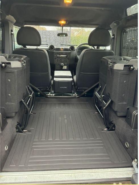 2015 Land Rover Defender 90 photo 8